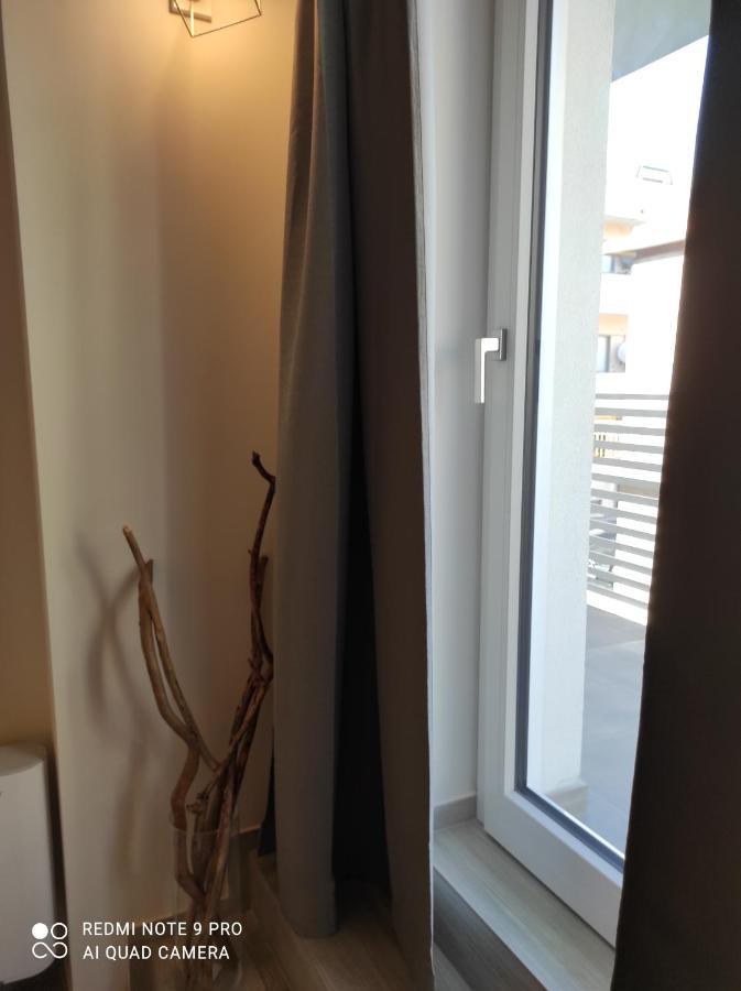 Blu Apartment ชิวิตาโนวา มาร์เค ภายนอก รูปภาพ