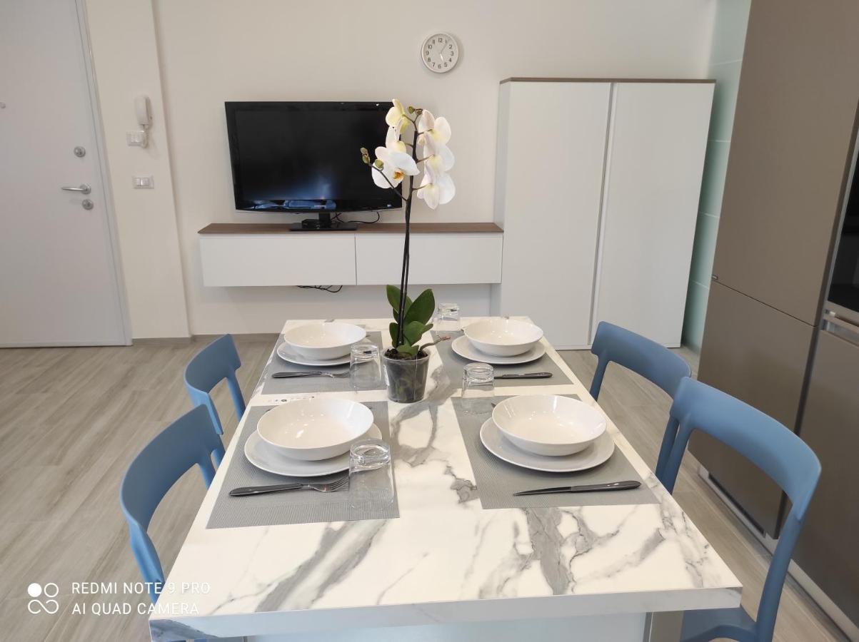 Blu Apartment ชิวิตาโนวา มาร์เค ภายนอก รูปภาพ